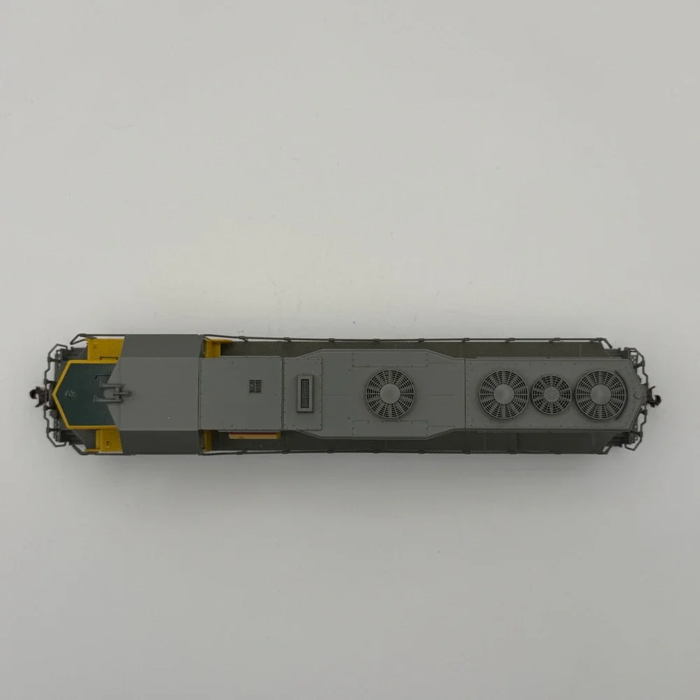 Kato EMD GP35 Phase Ib Union Pacific HO Scale Yellow #759 37-04G Diesel Engine